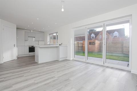 3 bedroom semi-detached house to rent, High Street, Drayton, Abingdon