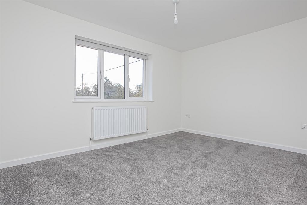 2nd bedroom (2).jpg