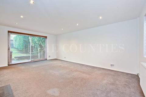 3 bedroom semi-detached house for sale, Chace Avenue, Potters Bar, EN6