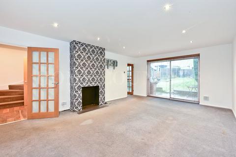 3 bedroom semi-detached house for sale, Chace Avenue, Potters Bar, EN6