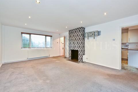 3 bedroom semi-detached house for sale, Chace Avenue, Potters Bar, EN6
