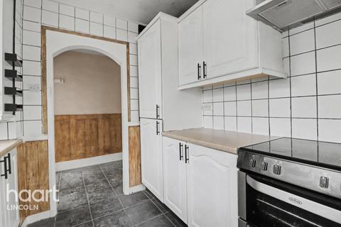 3 bedroom detached bungalow for sale, Fosse Grove, Saxilby