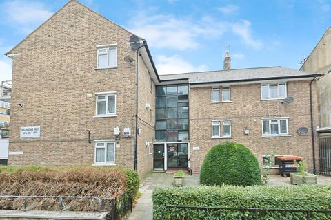 2 bedroom flat for sale, Richmond Way, London W12