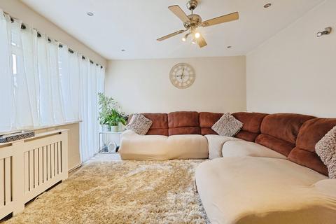 2 bedroom flat for sale, Richmond Way, London W12