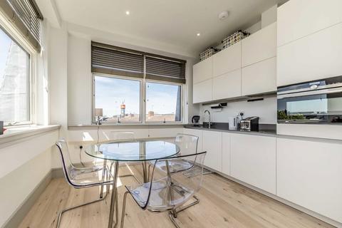 Studio to rent, Burlington Road, New Malden KT3