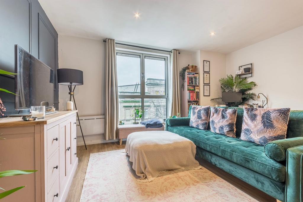 Apartment in Nottingham - View 3