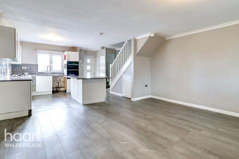 5 bedroom end of terrace house for sale, Bader Crescent, Chatham