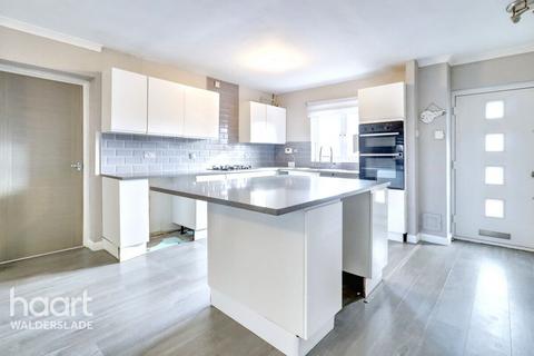 5 bedroom end of terrace house for sale, Bader Crescent, Chatham