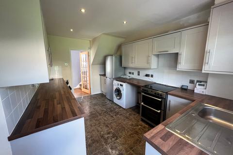 3 bedroom semi-detached house to rent, Chace Avenue, Potters Bar, EN6