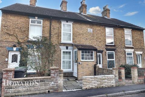 2 bedroom terraced house for sale, London Road, Kessingland