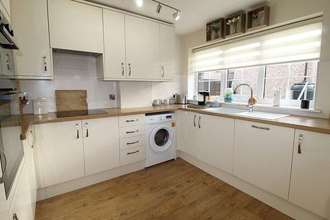 3 bedroom terraced house for sale, Snowdon Way, Brinsworth, Rotherham