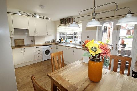 3 bedroom terraced house for sale, Snowdon Way, Brinsworth, Rotherham