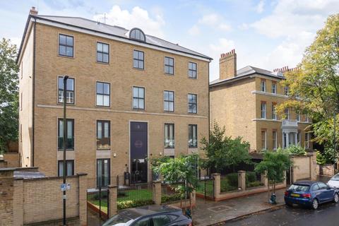 3 bedroom flat for sale, Elms Road, London, SW4