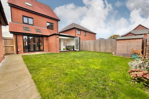 4 bedroom detached house for sale, St. Georges Way, Handforth, Wilmslow