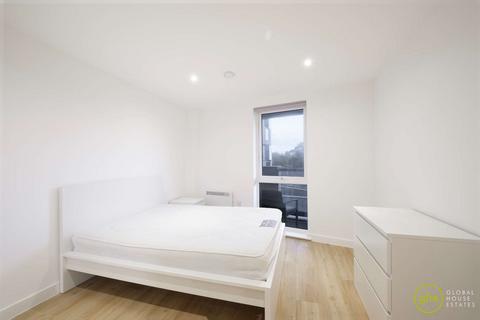 2 bedroom flat to rent, X1 The Plaza, Manchester, UK