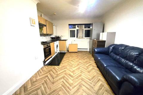 undefined, Tudor Square, Hayes, Greater London, UB3