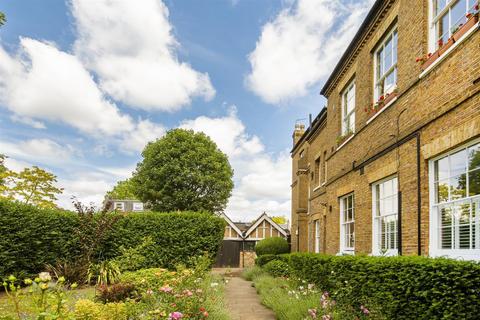 1 bedroom maisonette for sale, Ealing Court Mansions, Ealing, W5