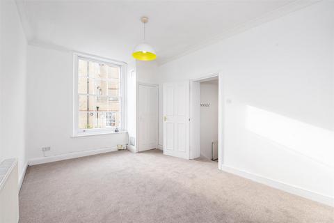 1 bedroom maisonette for sale, Ealing Court Mansions, Ealing, W5