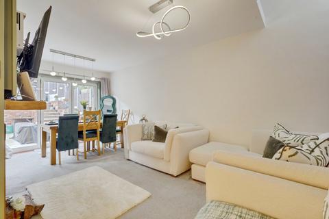 2 bedroom semi-detached bungalow for sale, Karen Close, Benfleet, SS7