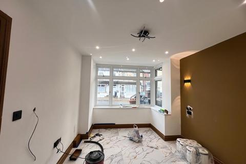 10 bedroom semi-detached house to rent, Warwick Road, Southall UB2