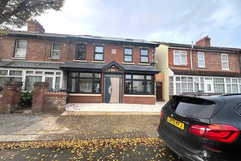 undefined, Warwick Road, Southall UB2