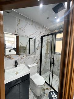 undefined, Warwick Road, Southall UB2