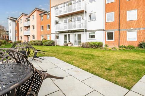 2 bedroom apartment for sale, Western Avenue, Newbury