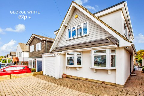 3 bedroom detached house for sale, Lancaster Road, Rayleigh SS6