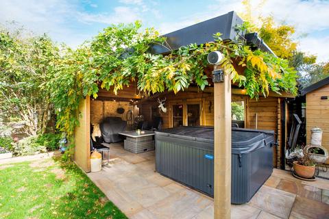 3 bedroom detached house for sale, Lancaster Road, Rayleigh SS6