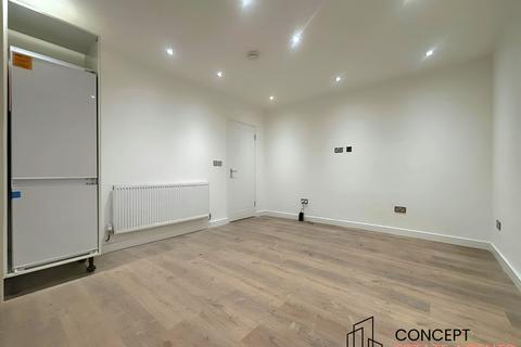 undefined, Bakers End, Wimbledon Chase, SW20