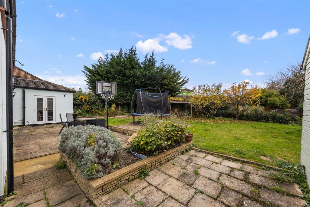 87 Bedford Rd Web08.jpg