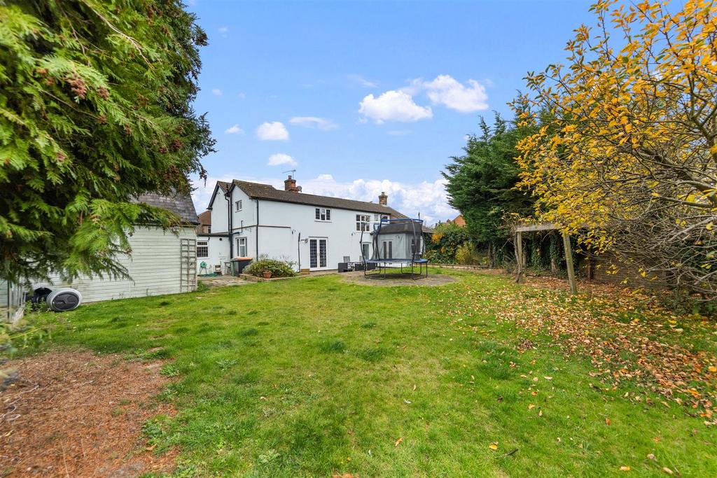 87 Bedford Rd Web07.jpg