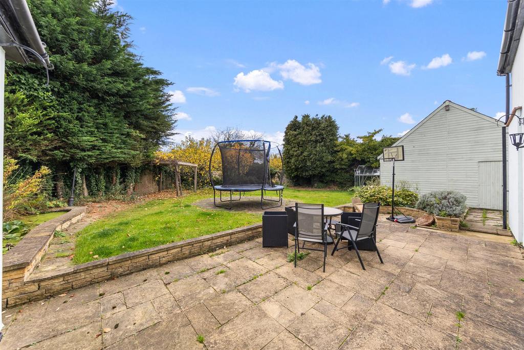 87 Bedford Rd Web04.jpg