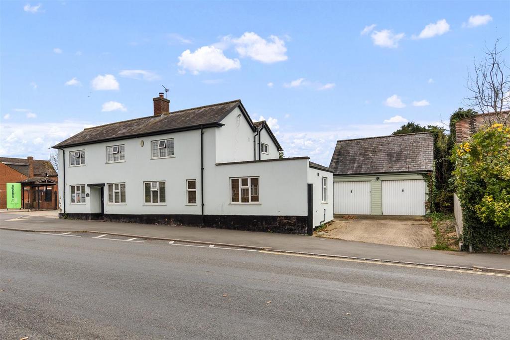 87 Bedford Rd Web03.jpg