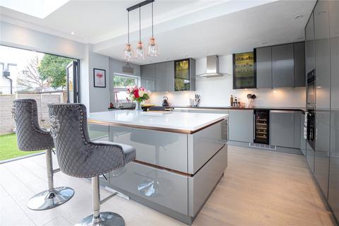 4 bedroom semi-detached house for sale, Marksbury Avenue, Kew