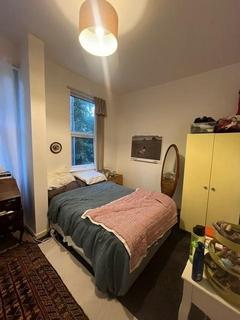 2 bedroom flat to rent, Regent Park Terrace, Leeds LS6