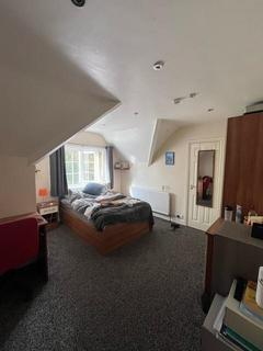 8 bedroom house to rent, St Michael Villas, Leeds LS6
