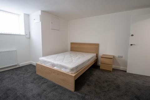 6 bedroom house to rent, Brudenell Mount, Leeds LS6