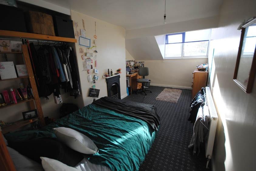 Spacious, well-appointed double bedroom featuri...
