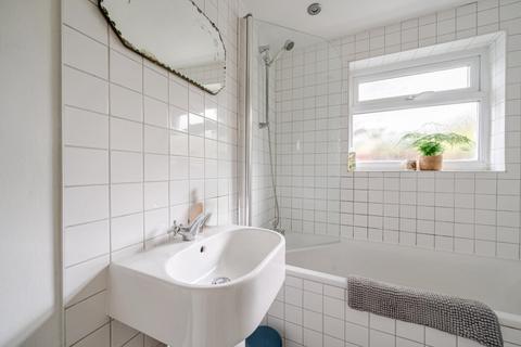 Flat A, 65 Warner Road, London, SE5 9NE