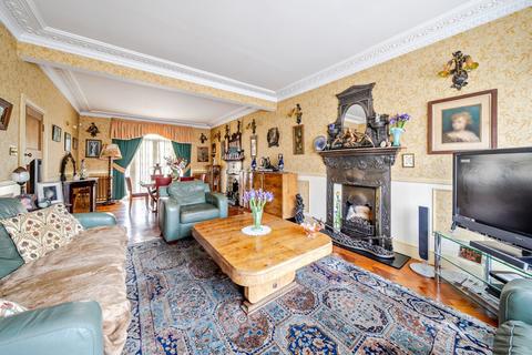 3 bedroom detached house for sale, College Park Close, Hither Green, SE13