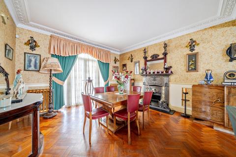 3 bedroom detached house for sale, College Park Close, Hither Green, SE13