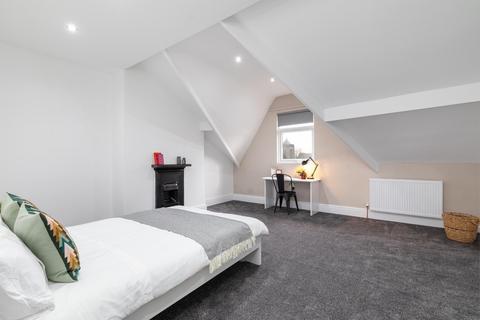 undefined, Blenheim Square, Leeds LS2