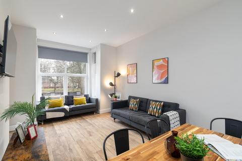 undefined, Blenheim Square, Leeds LS2