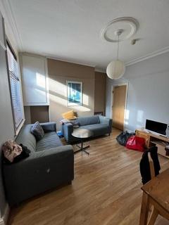 5 bedroom house to rent, Hessle View, Leeds LS6