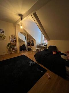 5 bedroom house to rent, Hessle View, Leeds LS6