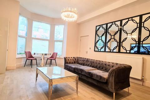 2 bedroom flat to rent, Kensington Terrace, Leeds LS6