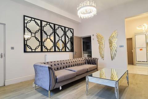 2 bedroom flat to rent, Kensington Terrace, Leeds LS6