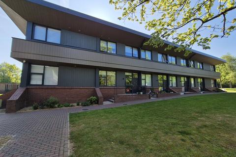 1 bedroom ground floor maisonette to rent, Meadow House, Ashwood Way RG23