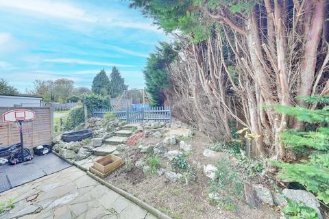 3 bedroom semi-detached house for sale, Lullingstone Crescent, Orpington